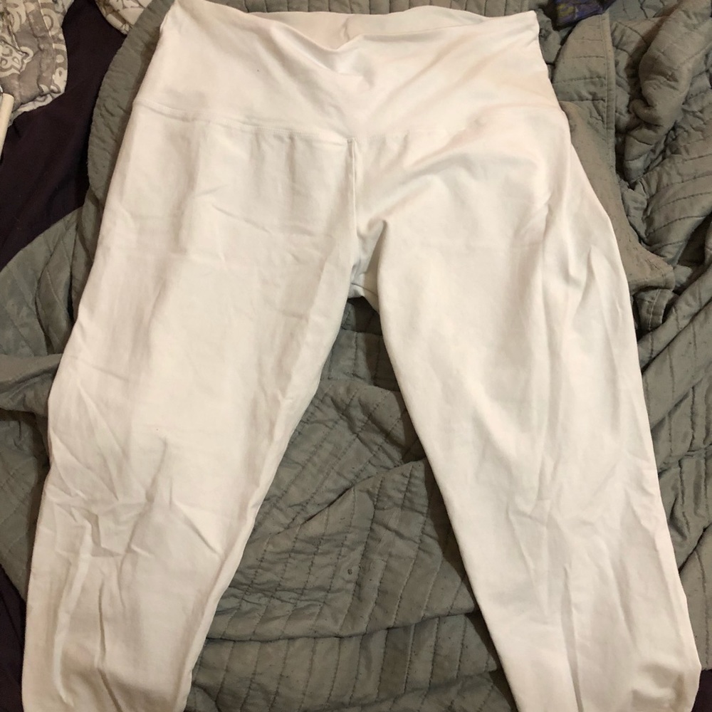 White ruby ribbon capris w/ built in shapewear xxl